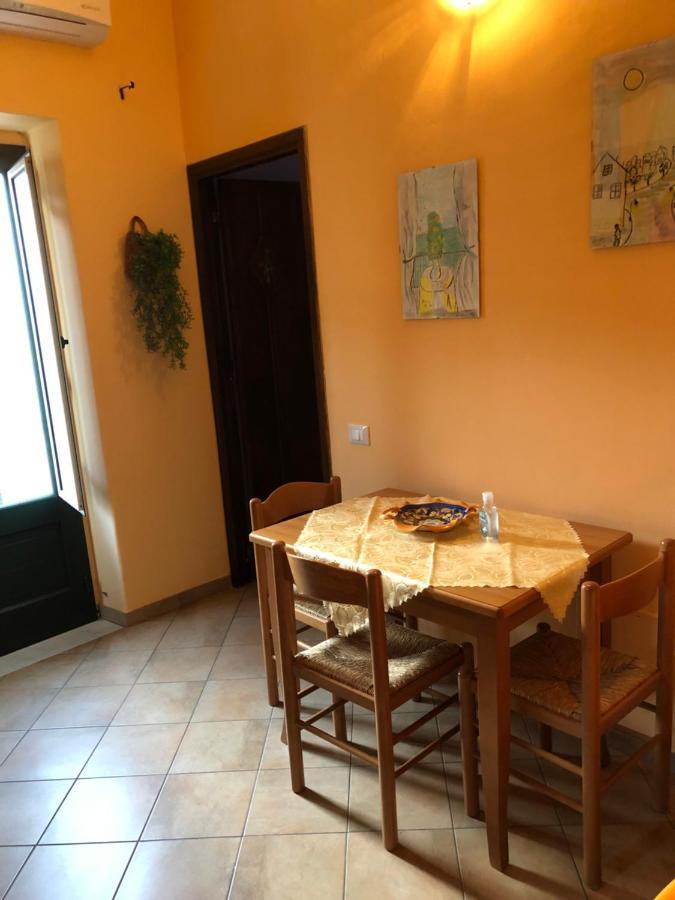 Collotti 3 Apartment Castelbuono  Bagian luar foto